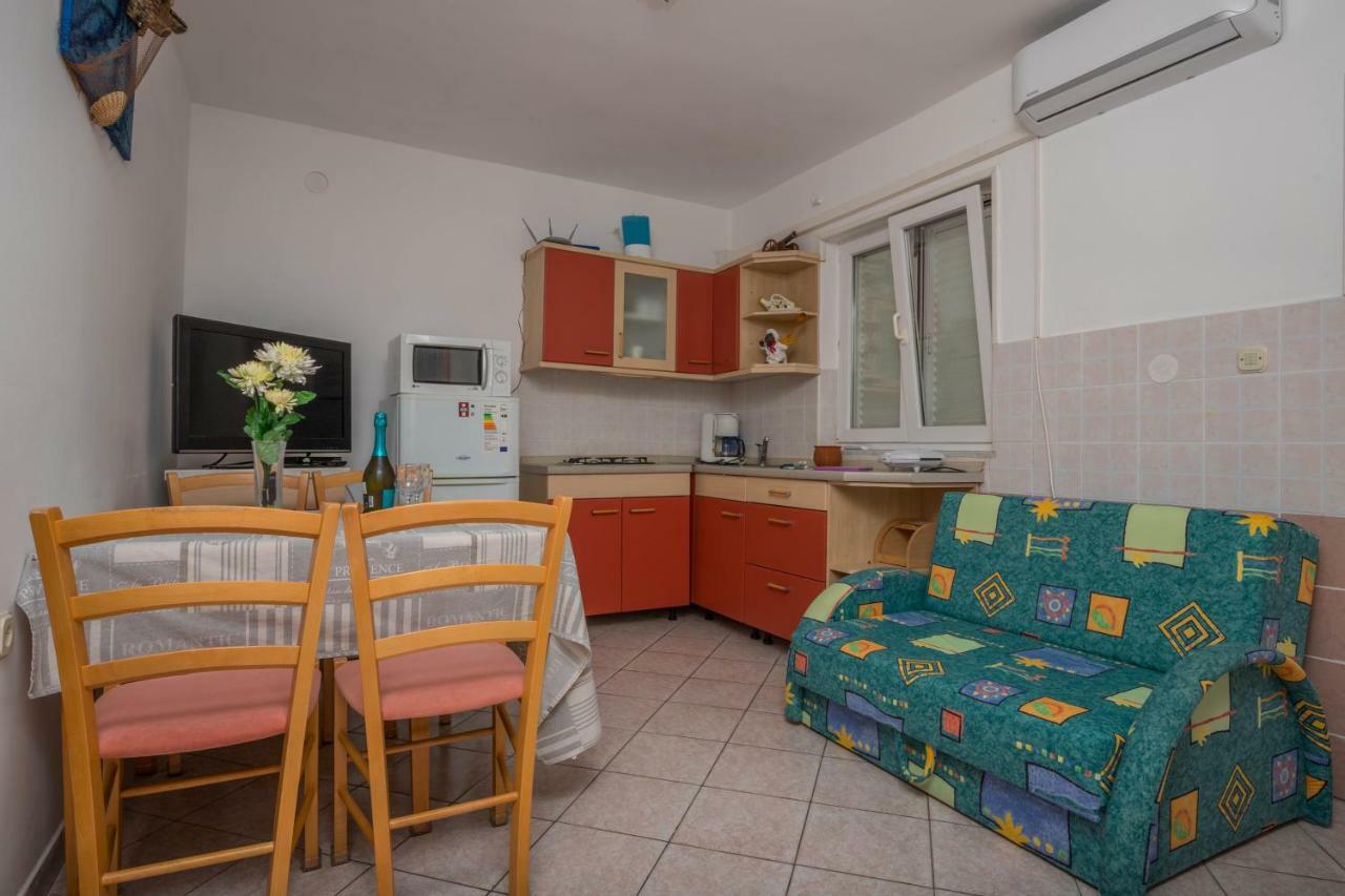 דראמליי Apartman Zlatica מראה חיצוני תמונה