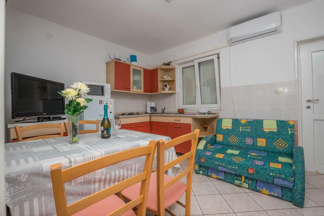 דראמליי Apartman Zlatica מראה חיצוני תמונה